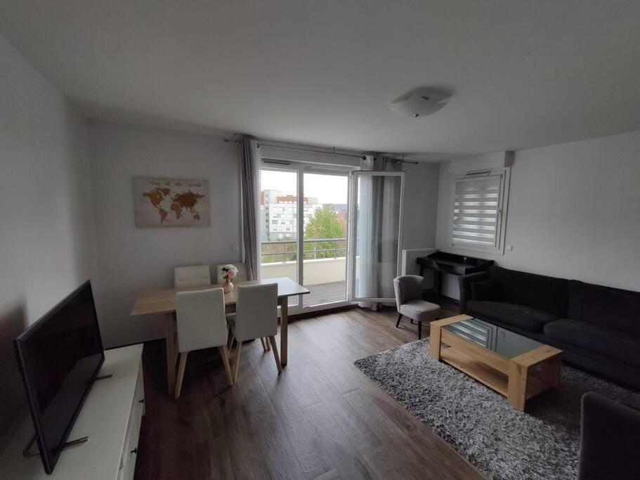 App 5 Pers, Parking, 3Mn Rer A, 40 Mn Du Centre De Paris, Cergy Le Haut Apartment ภายนอก รูปภาพ