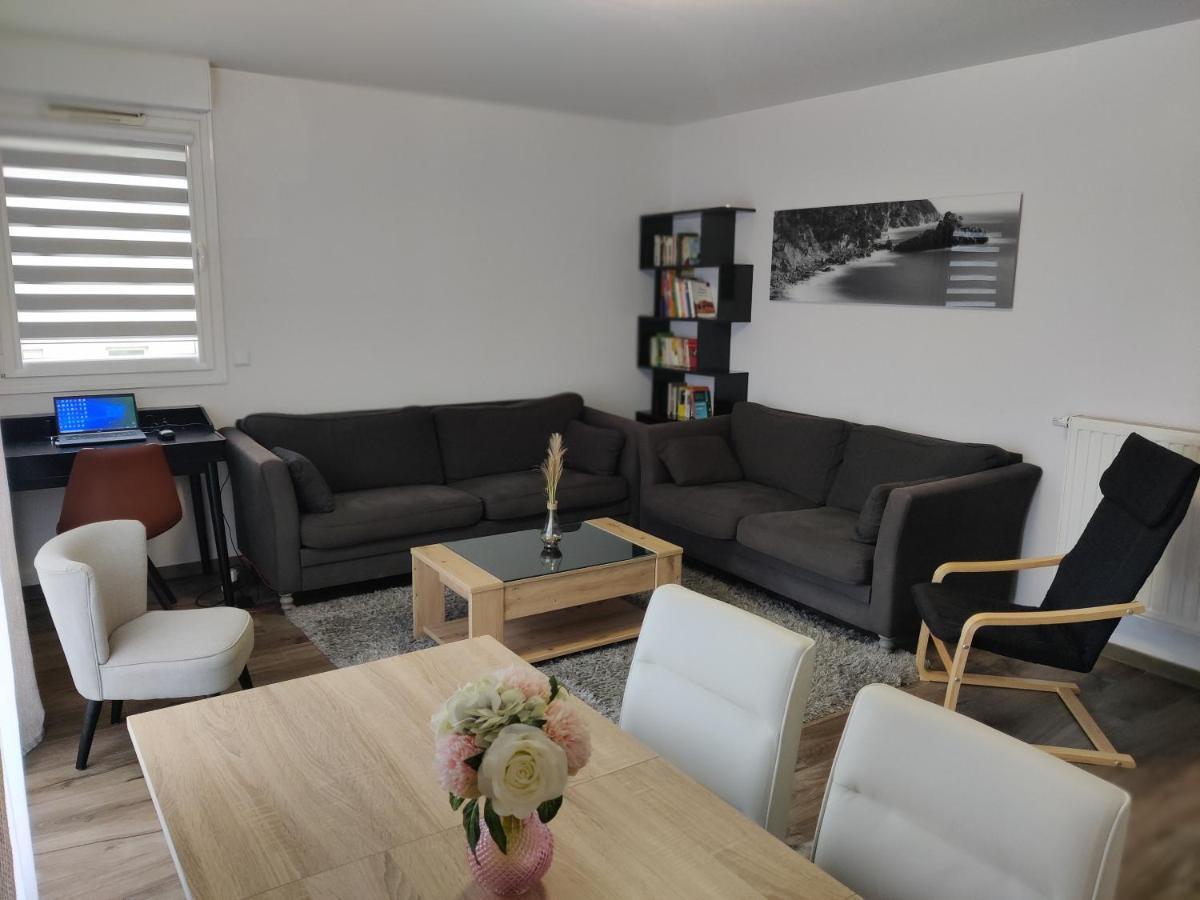 App 5 Pers, Parking, 3Mn Rer A, 40 Mn Du Centre De Paris, Cergy Le Haut Apartment ภายนอก รูปภาพ