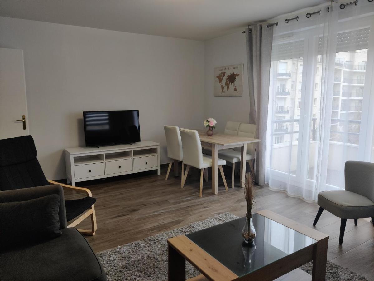 App 5 Pers, Parking, 3Mn Rer A, 40 Mn Du Centre De Paris, Cergy Le Haut Apartment ภายนอก รูปภาพ